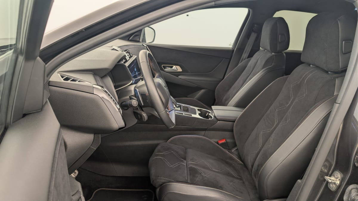 Vente en ligne Ds DS7 Crossback Hybride Rechargeable E-Tense 300 EAT8 4x4 Performance Line + au prix de 37 780 €