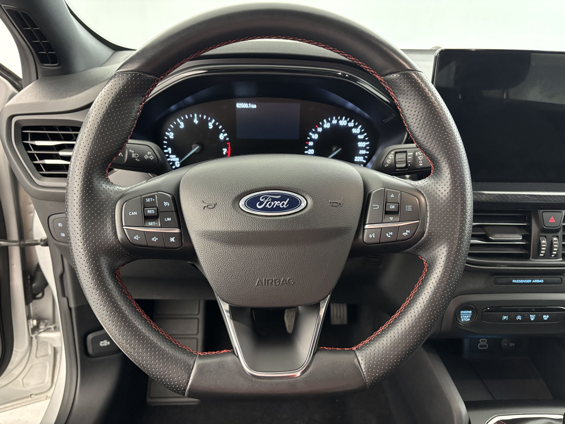 Vente en ligne Ford Focus SW 1.0 EcoBoost 125ch ST-Line au prix de 16 990 €