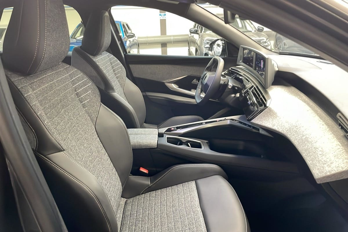 Vente en ligne Peugeot 3008 Hybrid 145 e-DCS6 Allure au prix de 28 510 €