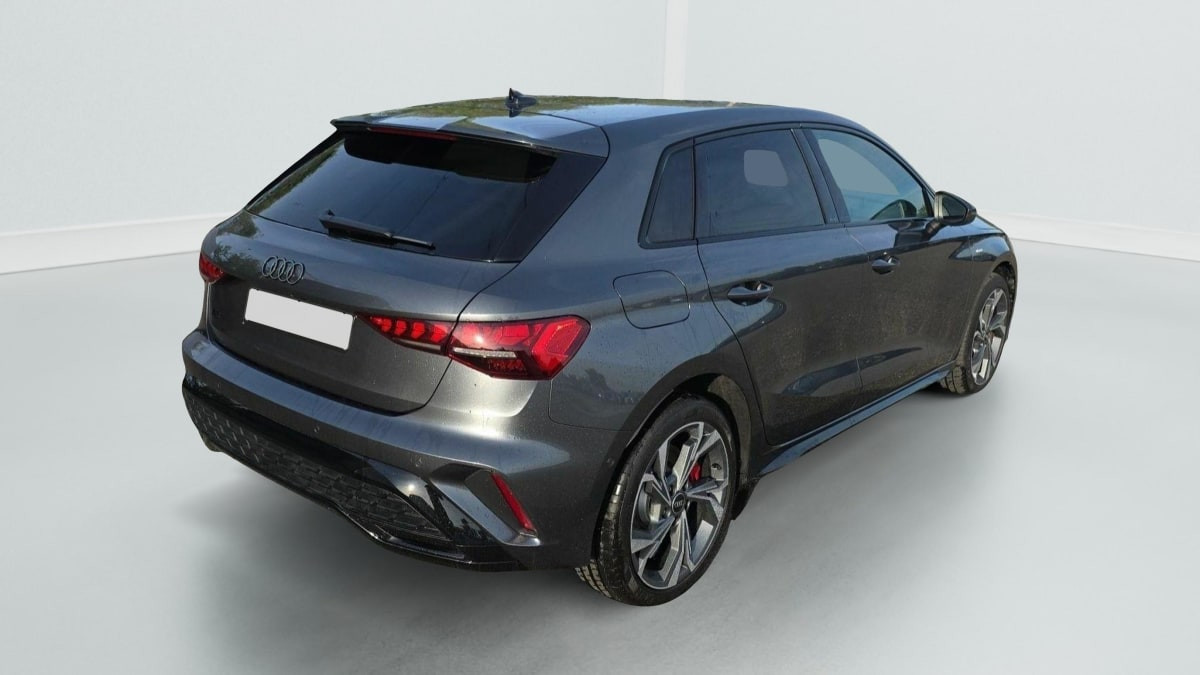 Vente en ligne Audi A3 45 TFSI e Hybride rechargeable 272 S tronic 6 S line au prix de 45 820 €