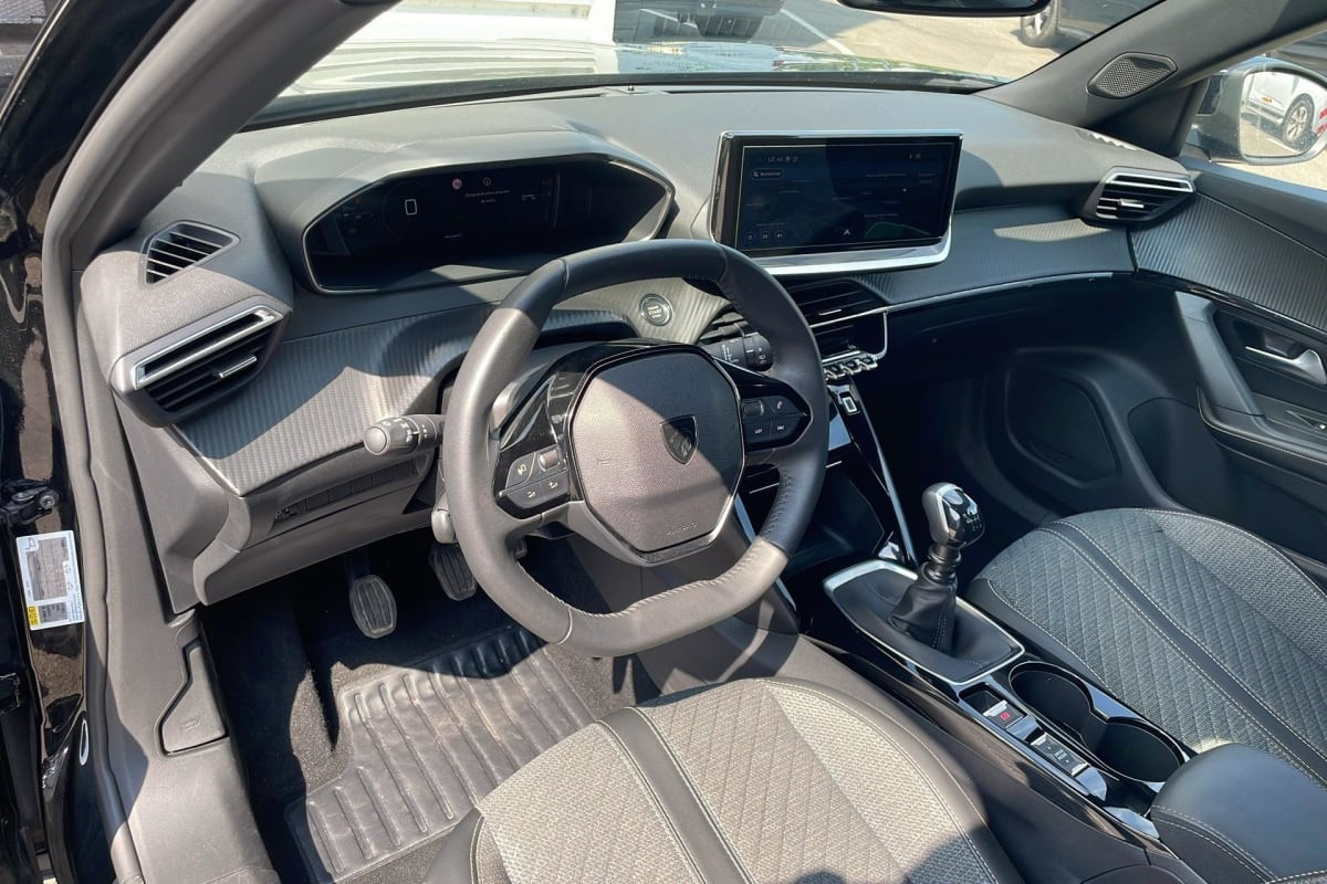 Vente en ligne Peugeot 2008 100 S S BVM6 Allure au prix de 19 120 €