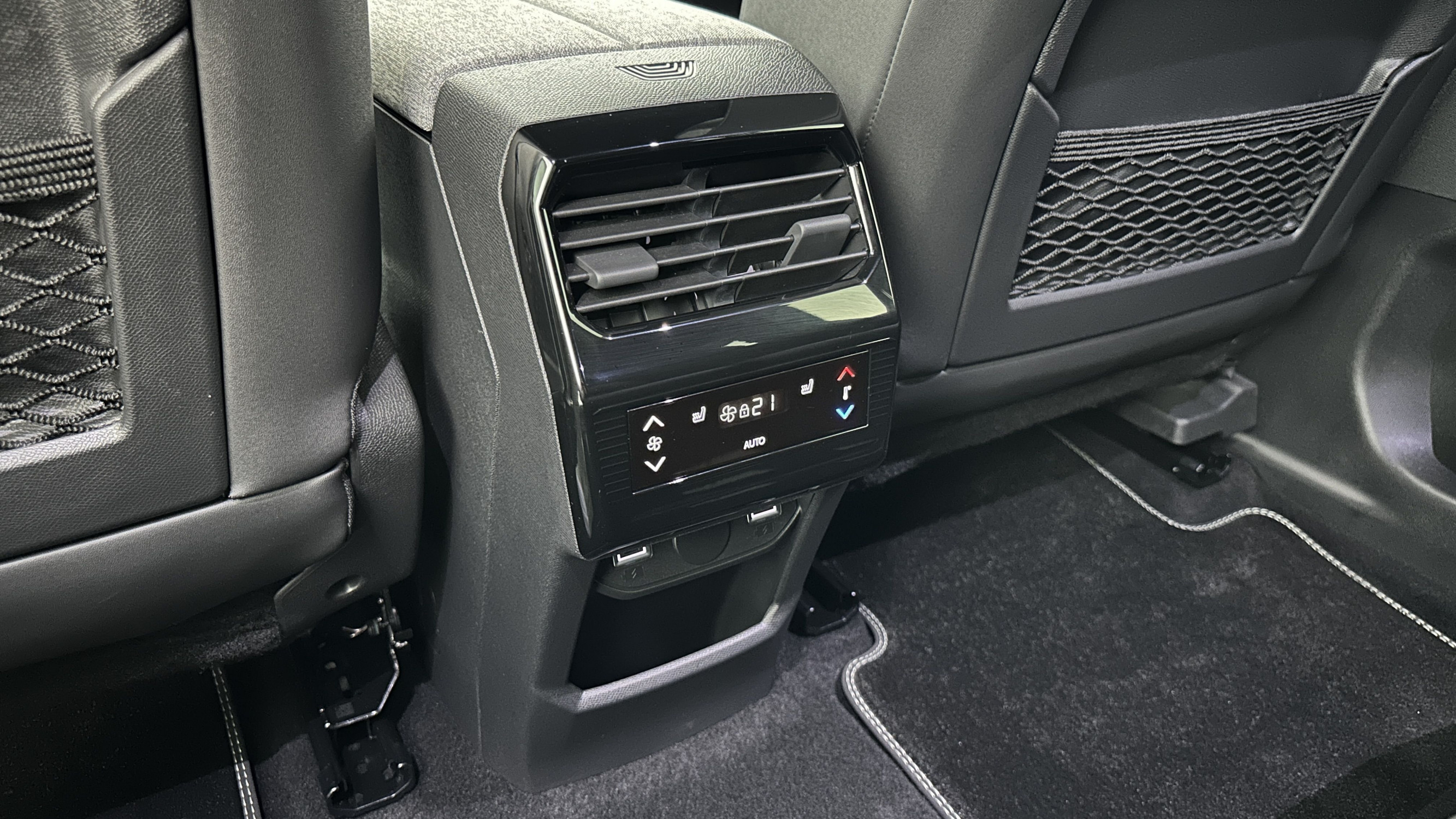 Vente en ligne Peugeot 5008 5008 III 1.2 Hybrid 145ch GT e-DCS6 au prix de 33 910 €