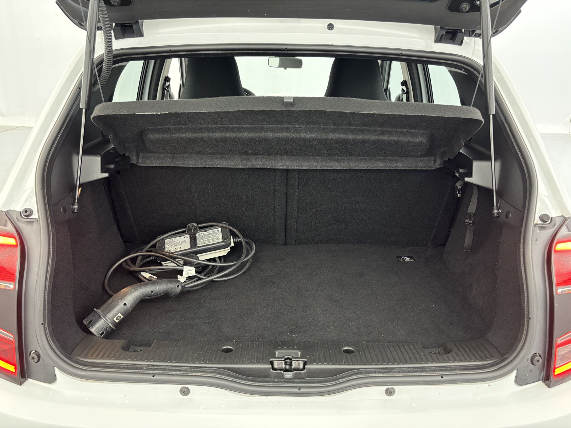 Vente en ligne Renault Twingo 3 E-Tech Electric Equilibre R80 Achat Intégral au prix de 11 990 €