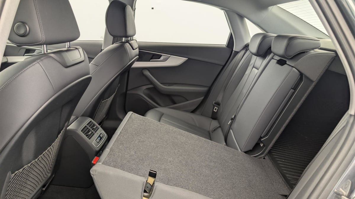 Vente en ligne Audi A4 35 TFSI 150 S tronic 7 Design au prix de 20 270 €