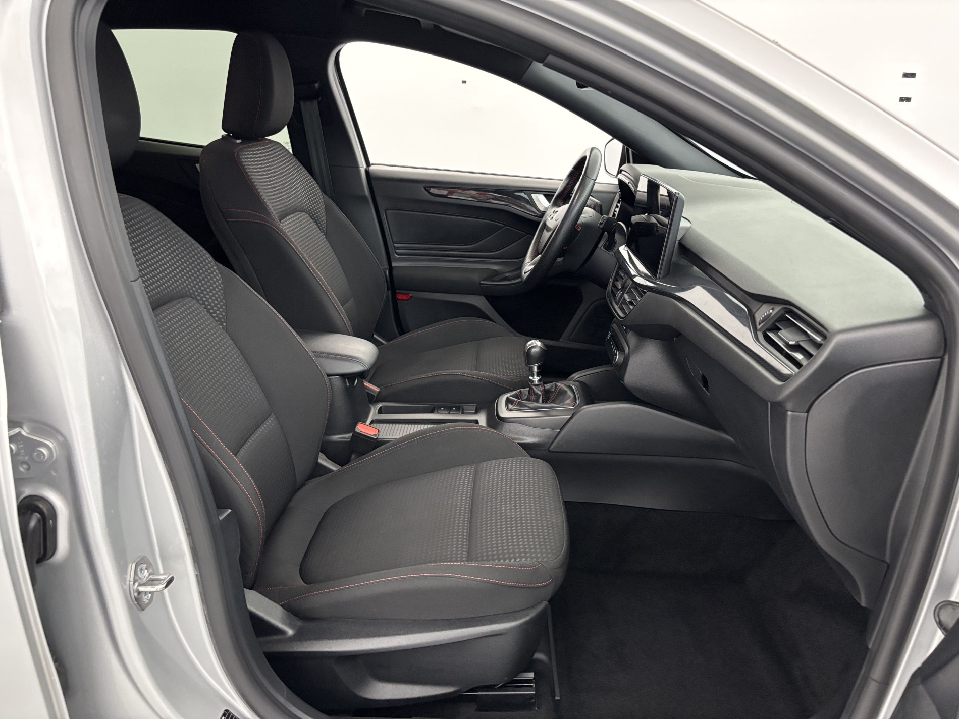 Vente en ligne Ford Focus SW 1.0 EcoBoost 125ch ST-Line au prix de 16 990 €