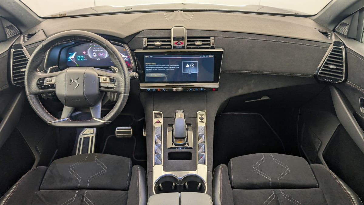 Vente en ligne Ds DS7 Crossback Hybride Rechargeable E-Tense 300 EAT8 4x4 Performance Line + au prix de 37 780 €