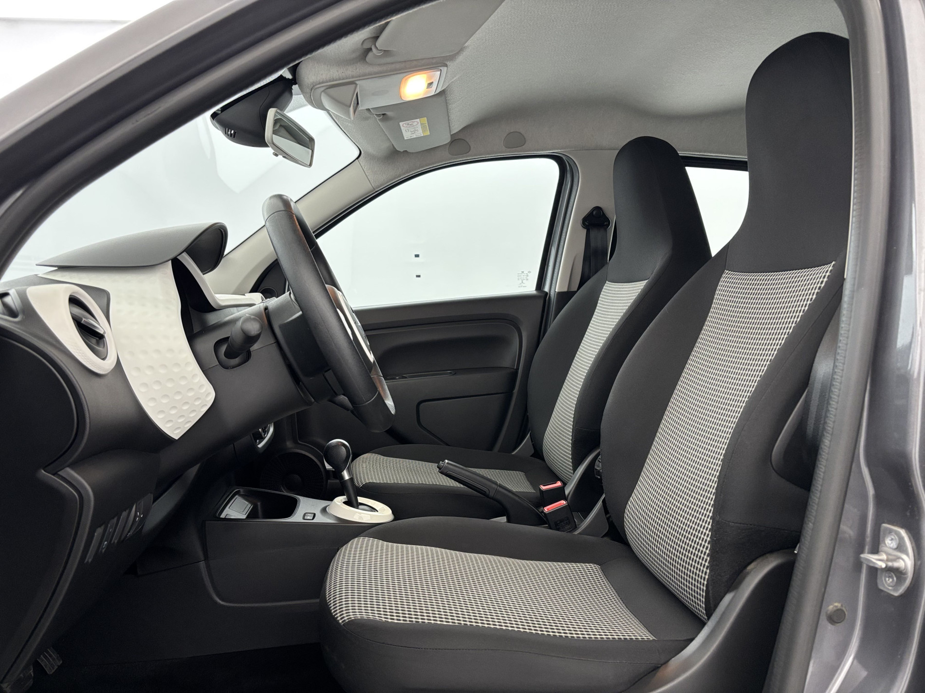 Vente en ligne Renault Twingo 3 E-Tech Electric Authentic Achat Intégral au prix de 10 990 €
