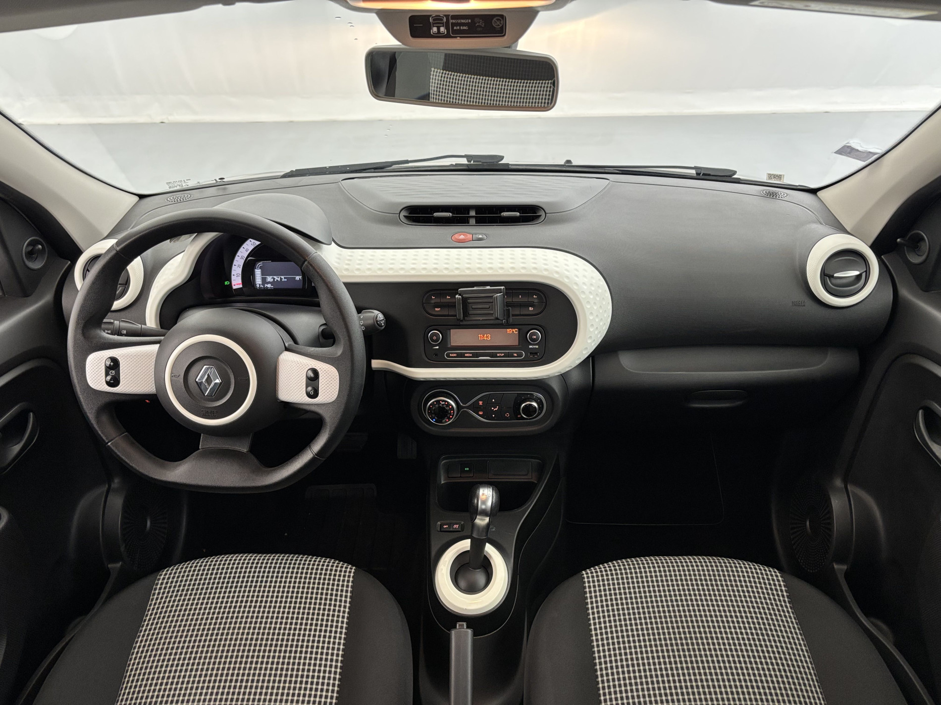 Vente en ligne Renault Twingo 3 E-Tech Electric Authentic Achat Intégral au prix de 10 990 €