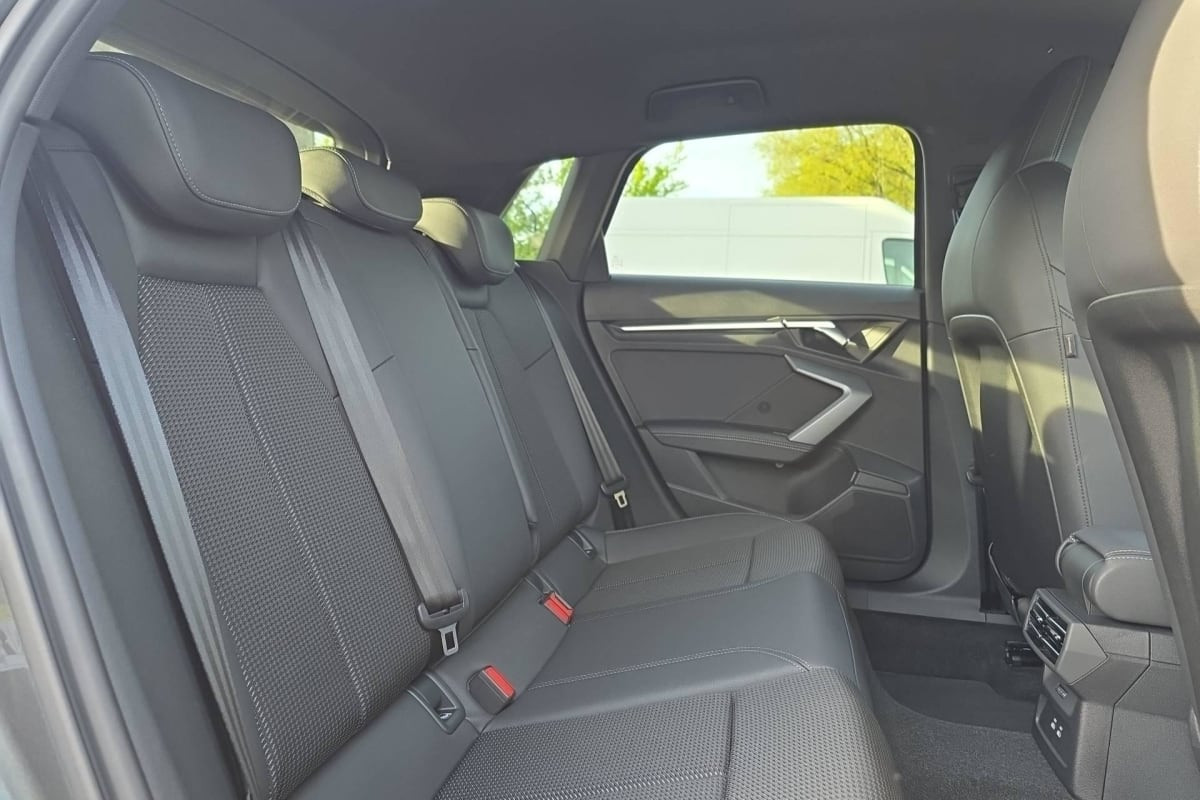Vente en ligne Audi A3 45 TFSI e Hybride rechargeable 272 S tronic 6 S line au prix de 45 820 €
