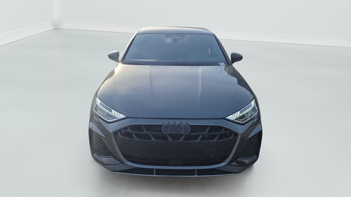Vente en ligne Audi A3 45 TFSI e Hybride rechargeable 272 S tronic 6 S line au prix de 45 820 €