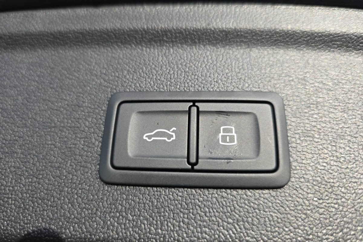 Vente en ligne Audi A3 45 TFSI e Hybride rechargeable 272 S tronic 6 S line au prix de 45 820 €