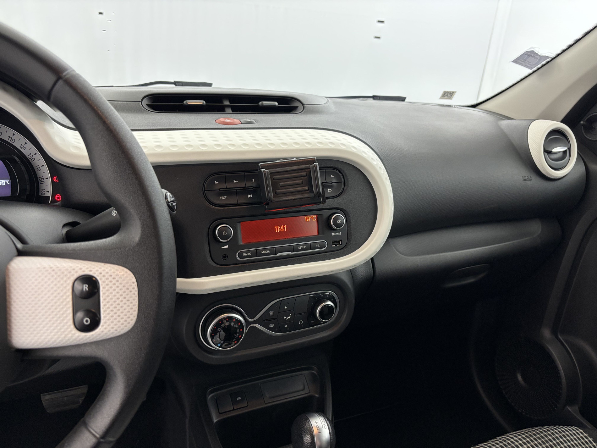 Vente en ligne Renault Twingo 3 E-Tech Electric Authentic Achat Intégral au prix de 10 990 €