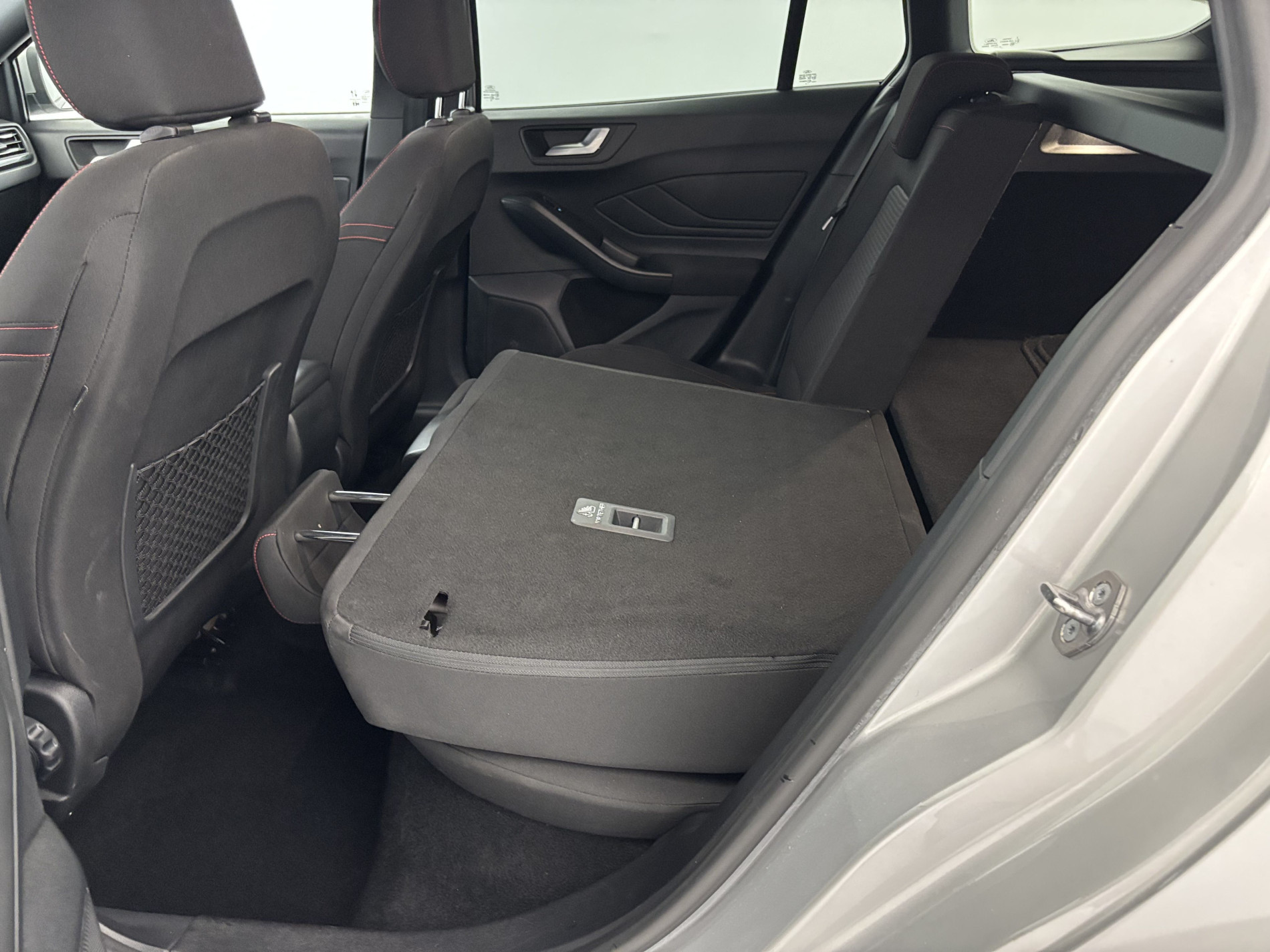 Vente en ligne Ford Focus SW 1.0 EcoBoost 125ch ST-Line au prix de 16 990 €