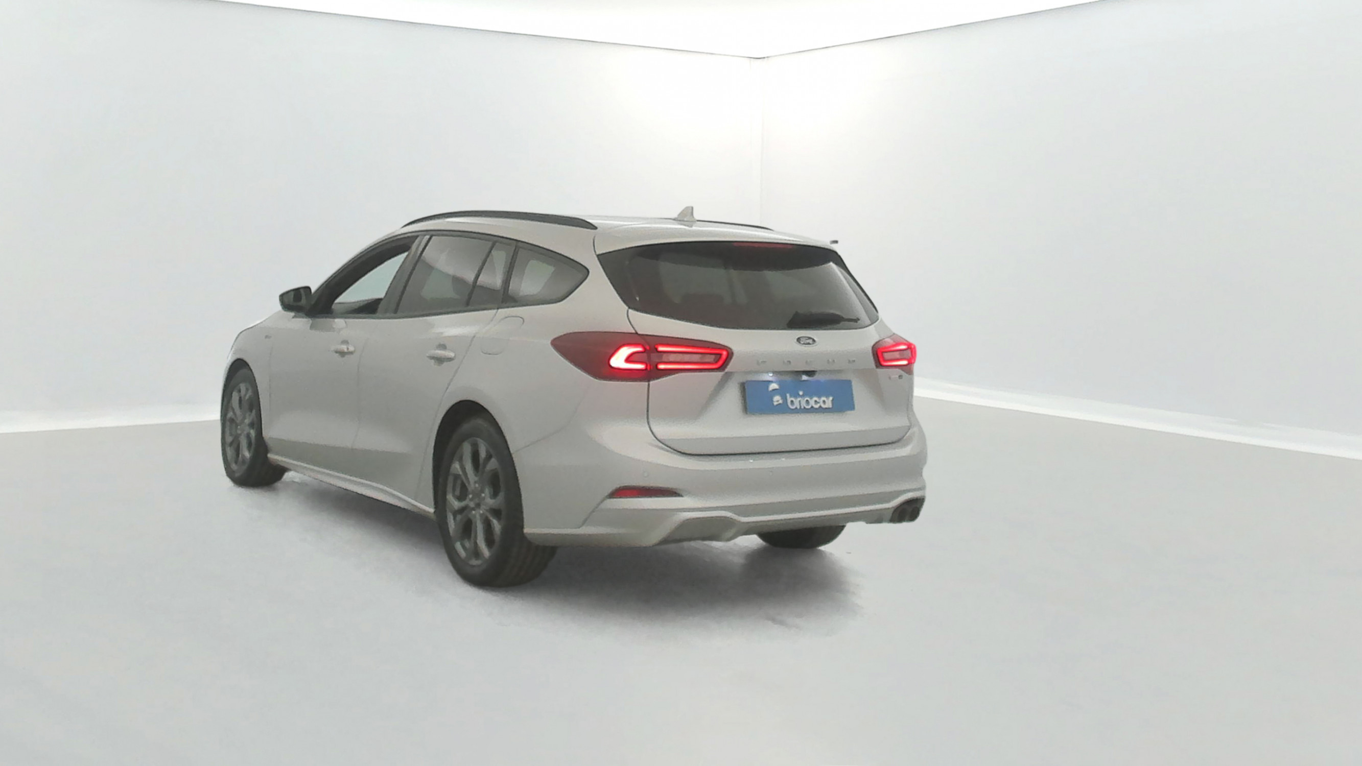 Vente en ligne Ford Focus SW 1.0 EcoBoost 125ch ST-Line au prix de 16 990 €