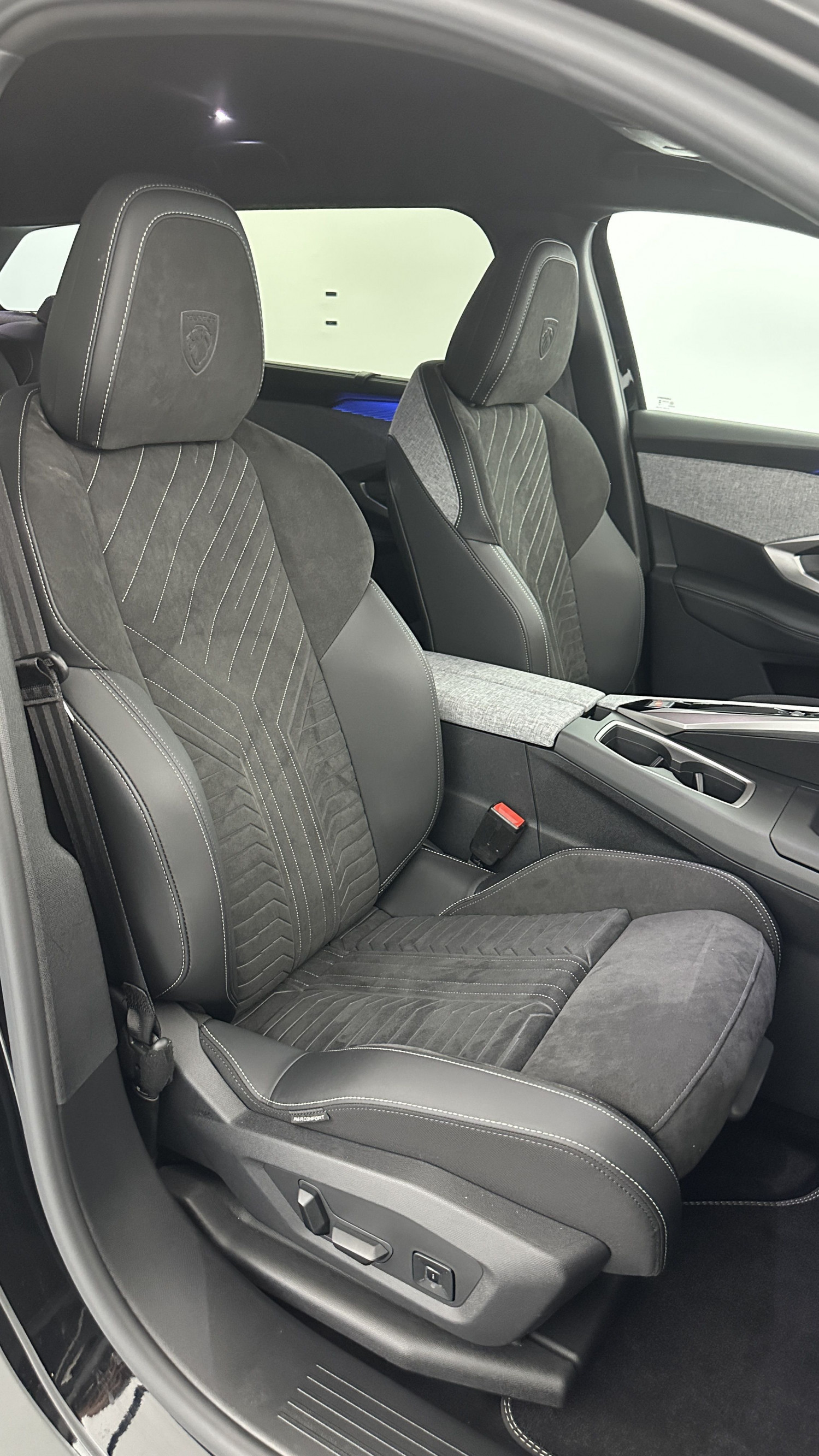 Vente en ligne Peugeot 5008 5008 III 1.2 Hybrid 145ch GT e-DCS6 au prix de 33 910 €