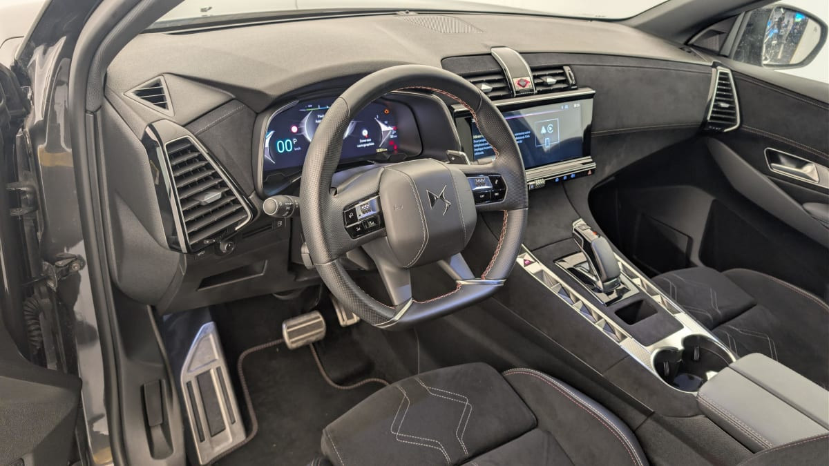 Vente en ligne Ds DS7 Crossback Hybride Rechargeable E-Tense 300 EAT8 4x4 Performance Line + au prix de 37 780 €
