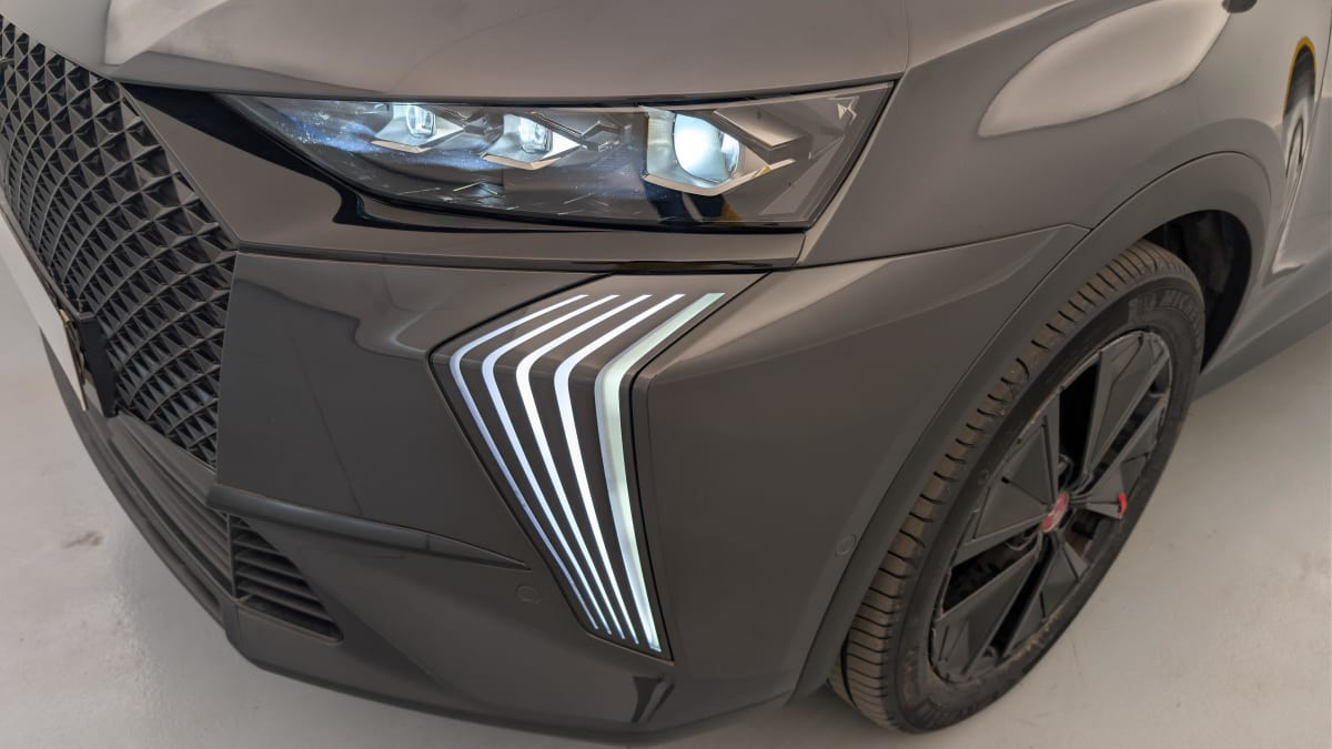 Vente en ligne Ds DS7 Crossback Hybride Rechargeable E-Tense 300 EAT8 4x4 Performance Line + au prix de 37 780 €