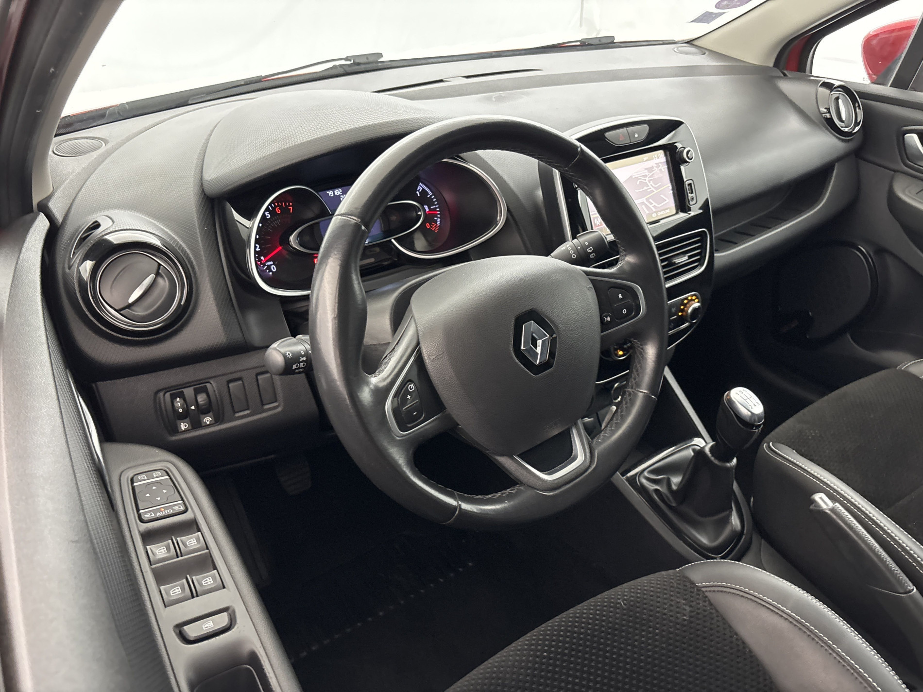 Vente en ligne Renault Clio 4 Estate 0.9 TCe 90ch Intens au prix de 9 990 €