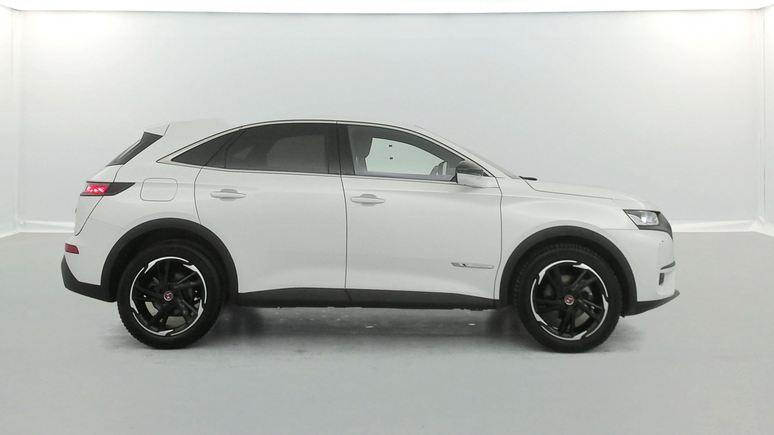 Vente en ligne Ds DS7 Crossback BlueHDi 130ch Performance Line Automatique Suréquipée au prix de 22 990 €