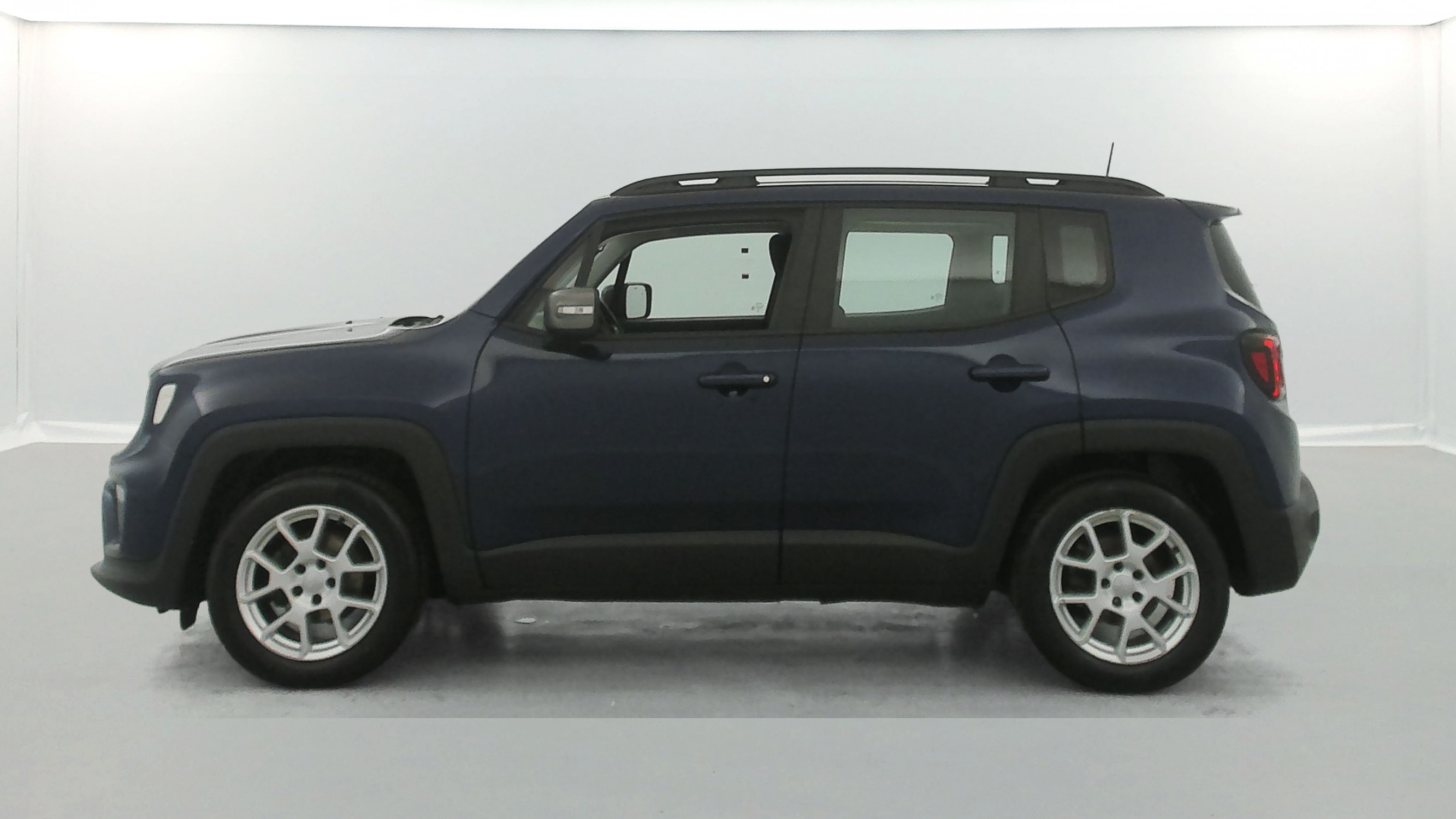 Vente en ligne Jeep Renegade 1.6 MultiJet 120ch Limited + Attelage au prix de 14 990 €