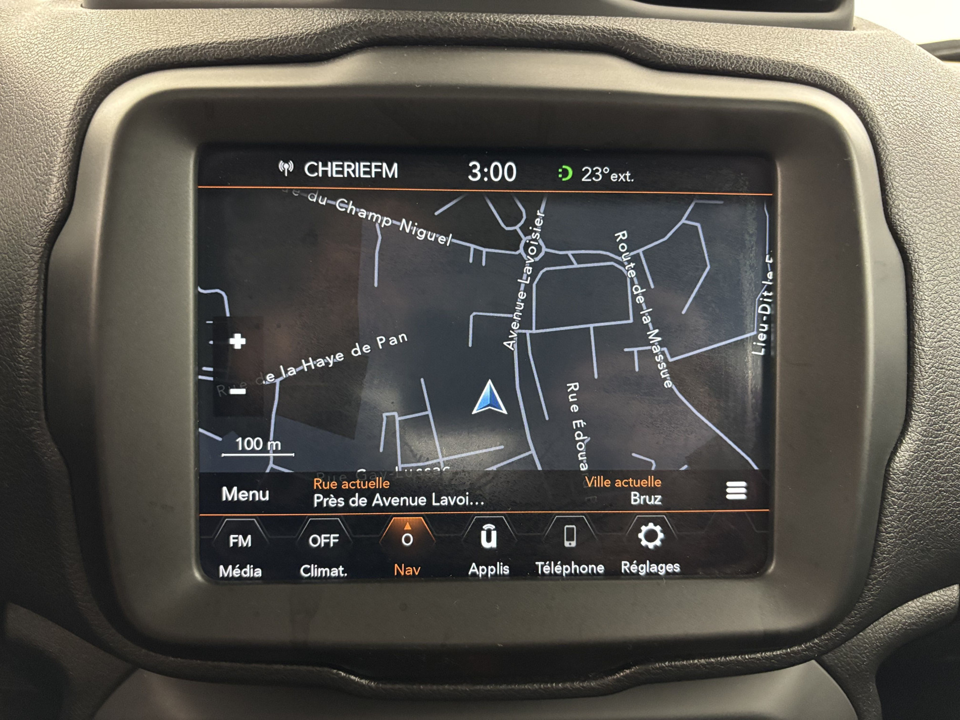 Vente en ligne Jeep Renegade 1.6 MultiJet 120ch Limited + Attelage au prix de 14 990 €