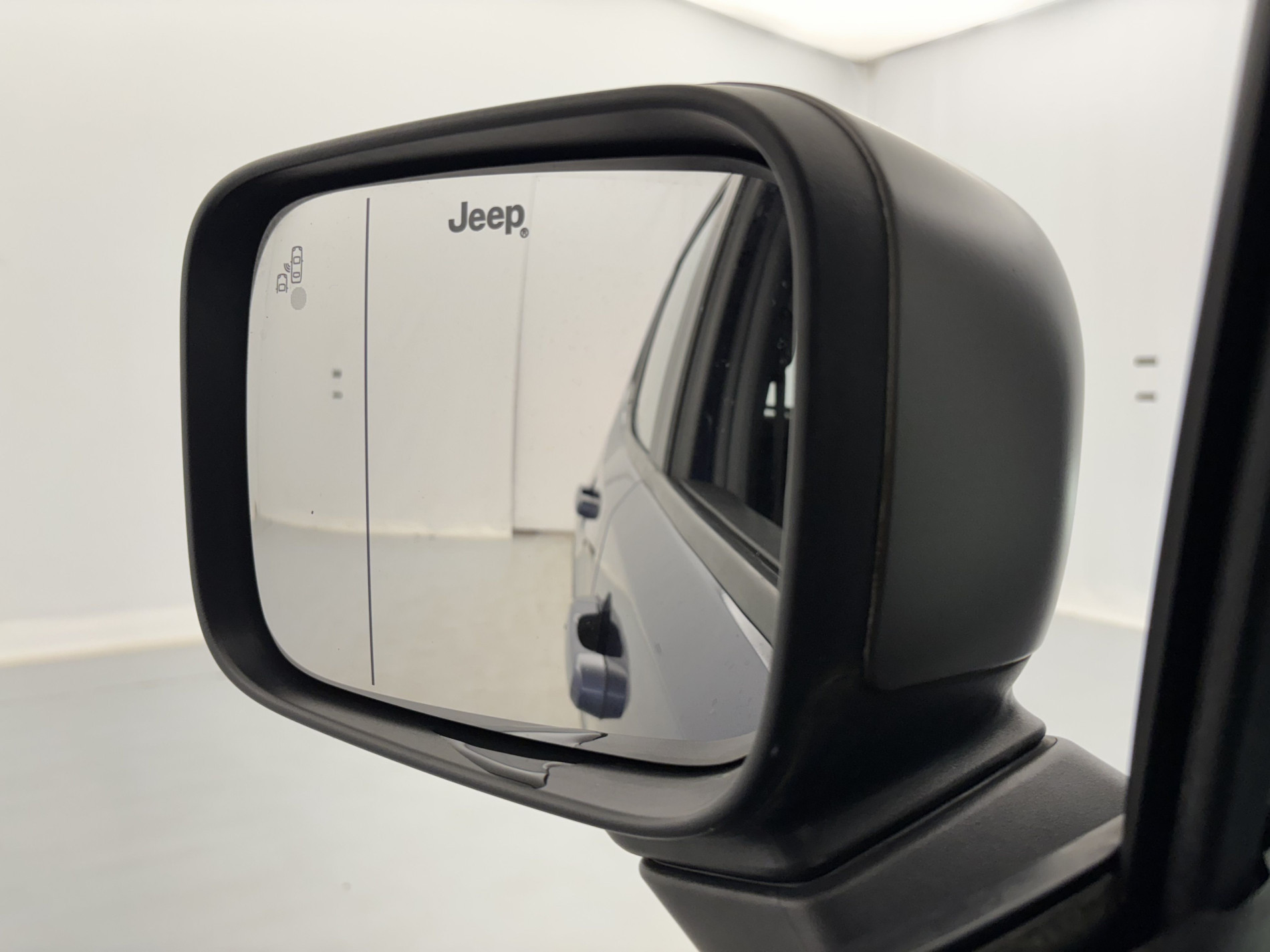 Vente en ligne Jeep Renegade 1.6 MultiJet 120ch Limited + Attelage au prix de 14 990 €