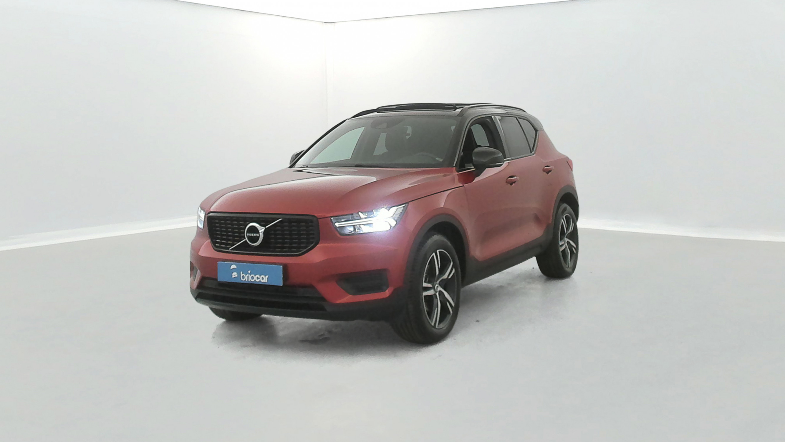 Volvo XC40 T3 163ch R-Design Geartronic 8 Suréquipé + Toit ouvrant occasion de 2020 en vente à Rennes