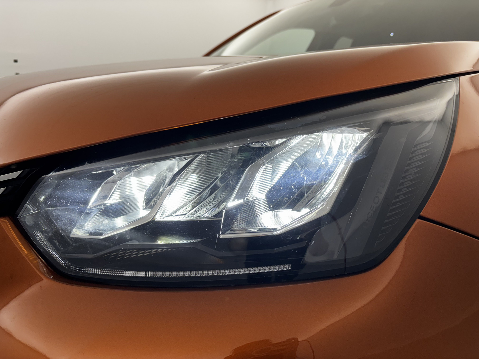 Vente en ligne Peugeot 2008 1.5 BlueHDi 110ch Allure Suréquipé au prix de 13 790 €