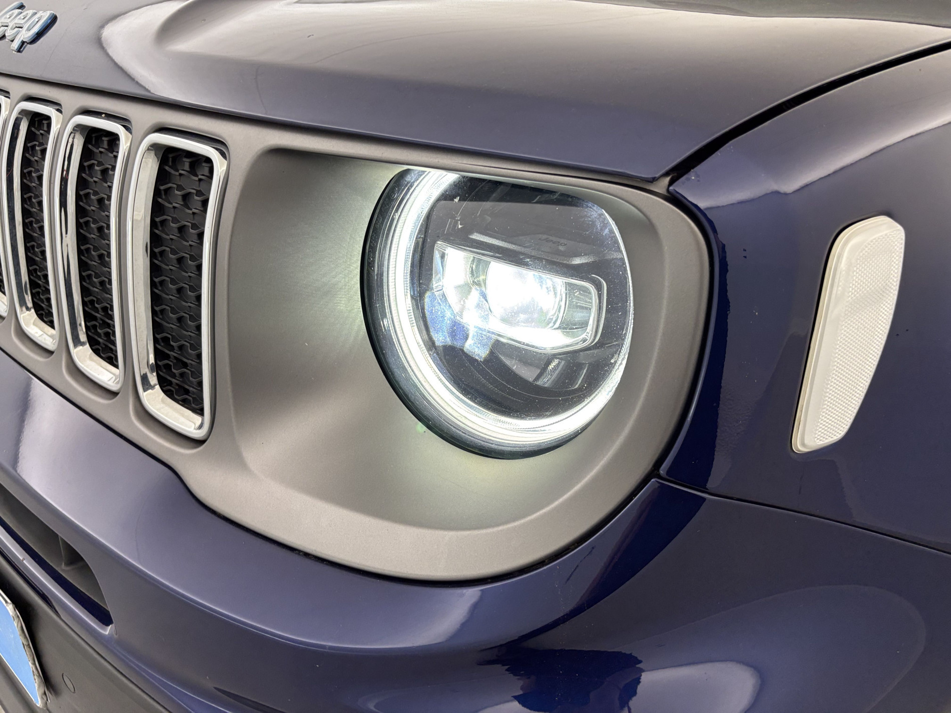 Vente en ligne Jeep Renegade 1.6 MultiJet 120ch Limited + Attelage au prix de 14 990 €