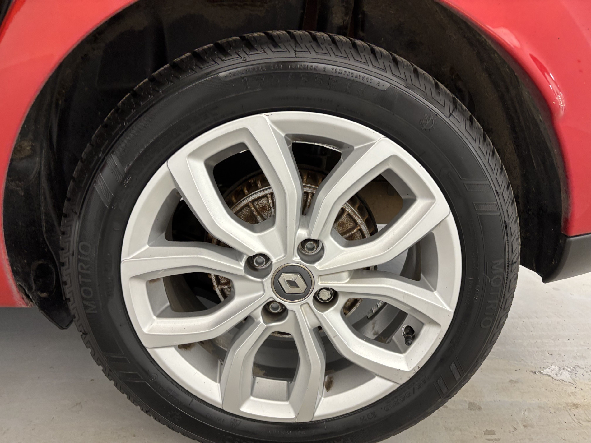 Vente en ligne Renault Clio 4 Estate 0.9 TCe 90ch Intens au prix de 9 990 €