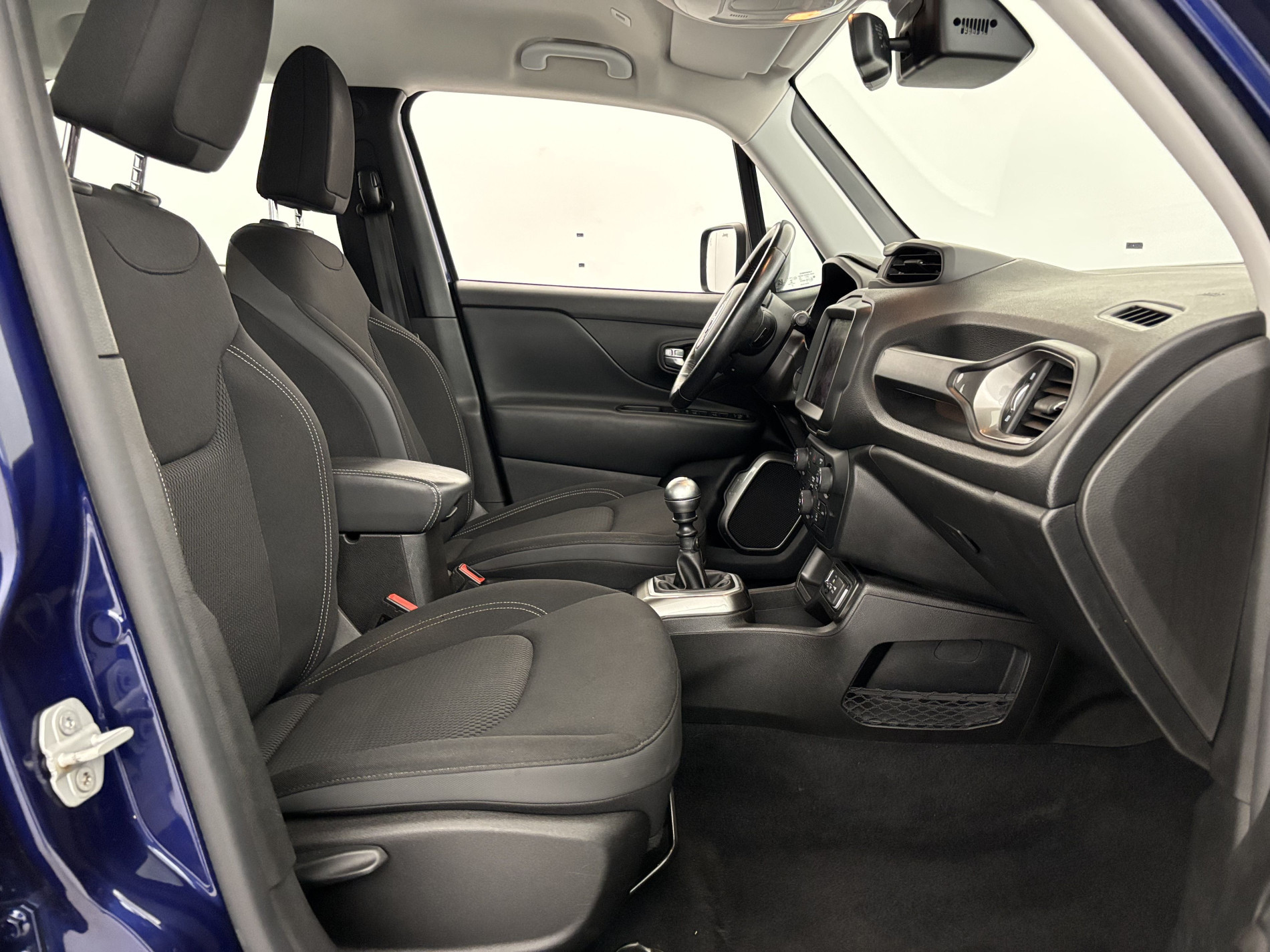 Vente en ligne Jeep Renegade 1.6 MultiJet 120ch Limited + Attelage au prix de 14 990 €