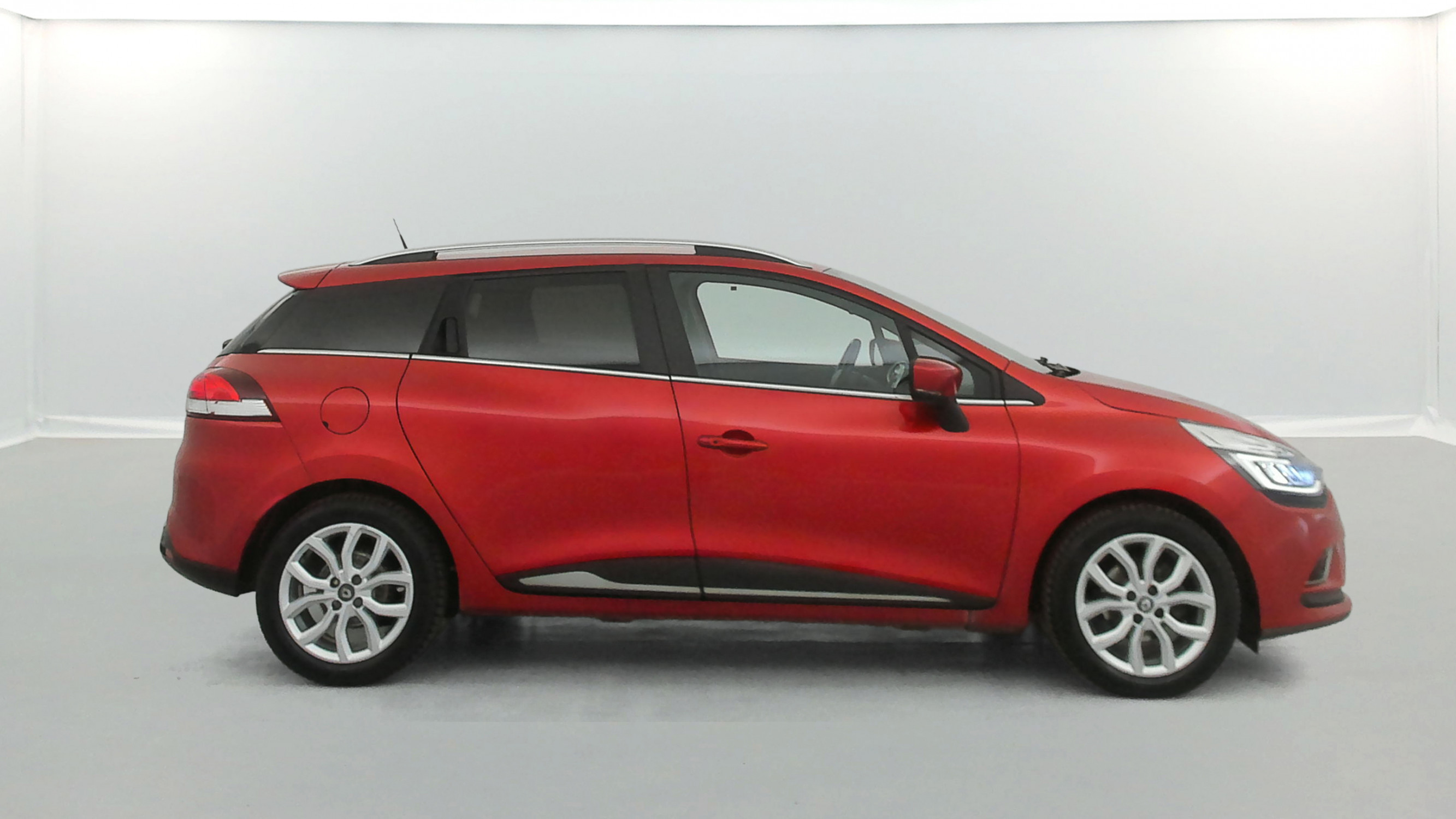 Vente en ligne Renault Clio 4 Estate 0.9 TCe 90ch Intens au prix de 9 990 €