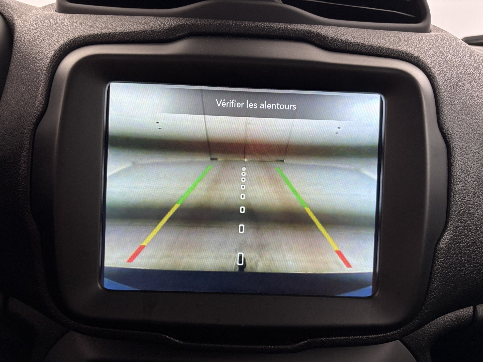Vente en ligne Jeep Renegade 1.6 MultiJet 120ch Limited + Attelage au prix de 14 990 €