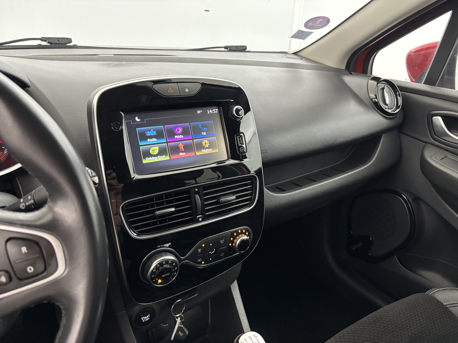 Vente en ligne Renault Clio 4 Estate 0.9 TCe 90ch Intens au prix de 9 990 €