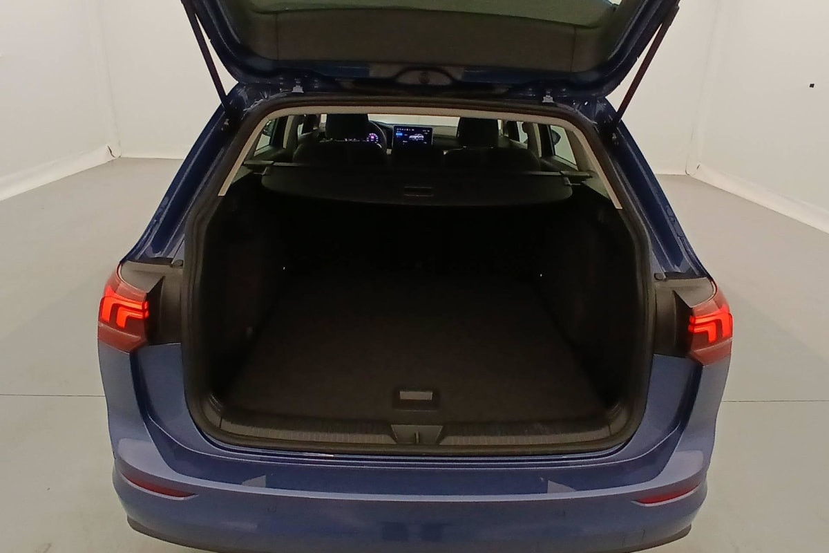 Vente en ligne Volkswagen Golf SW 1.5 ETSI EVO2 116 DSG7 LIFE PLUS au prix de 26 450 €