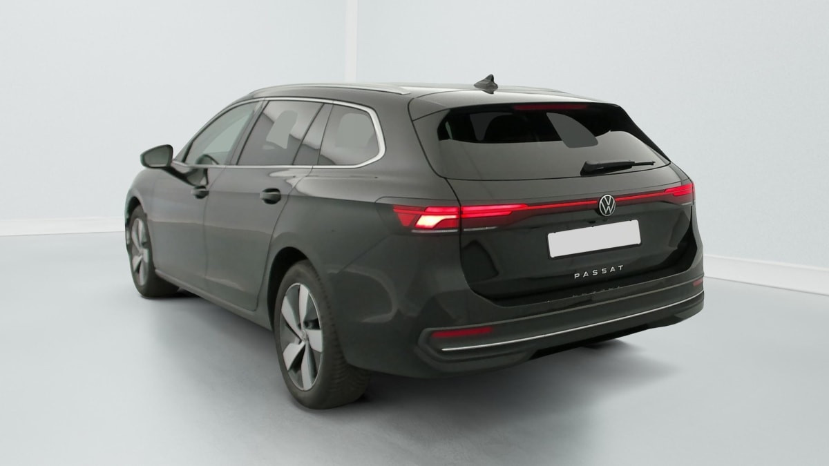 Vente en ligne Volkswagen Passat 2.0 TDI EVO SCR 122 DSG7 Life Plus au prix de 33 660 €