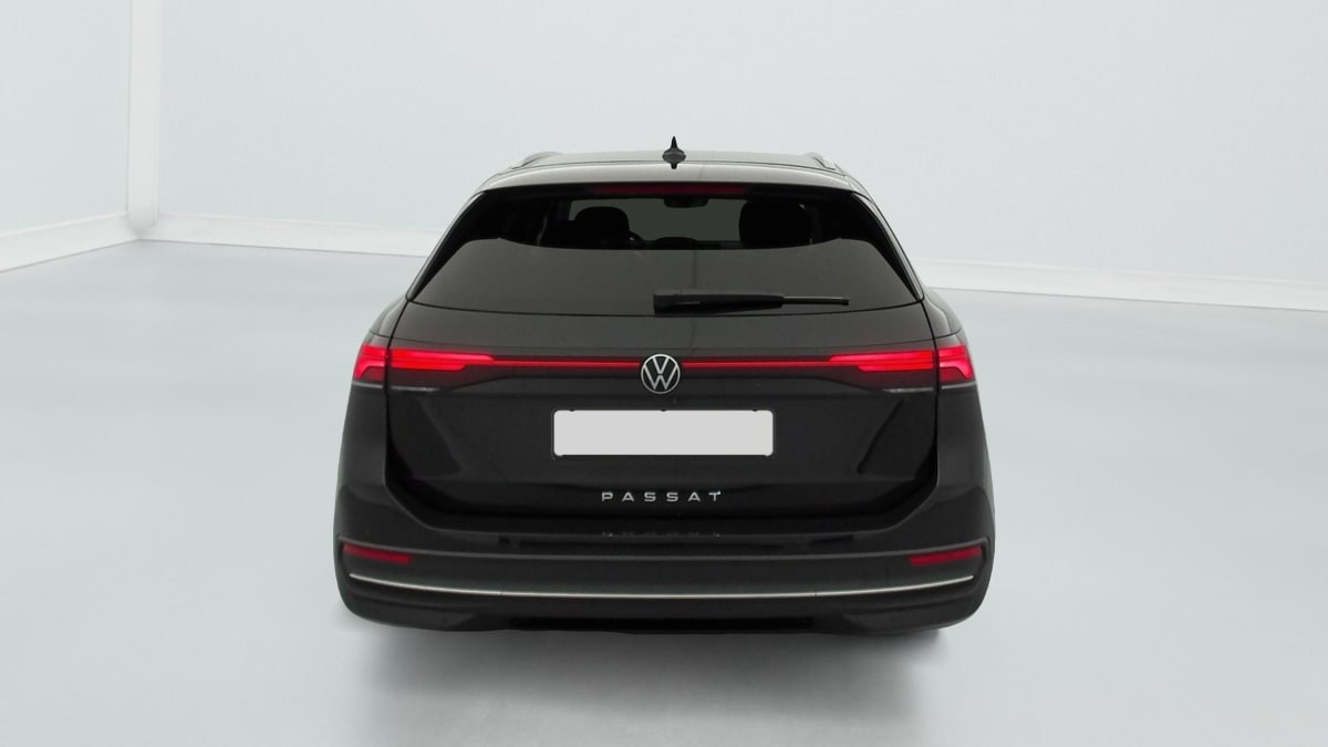 Vente en ligne Volkswagen Passat 2.0 TDI EVO SCR 122 DSG7 Life Plus au prix de 33 660 €