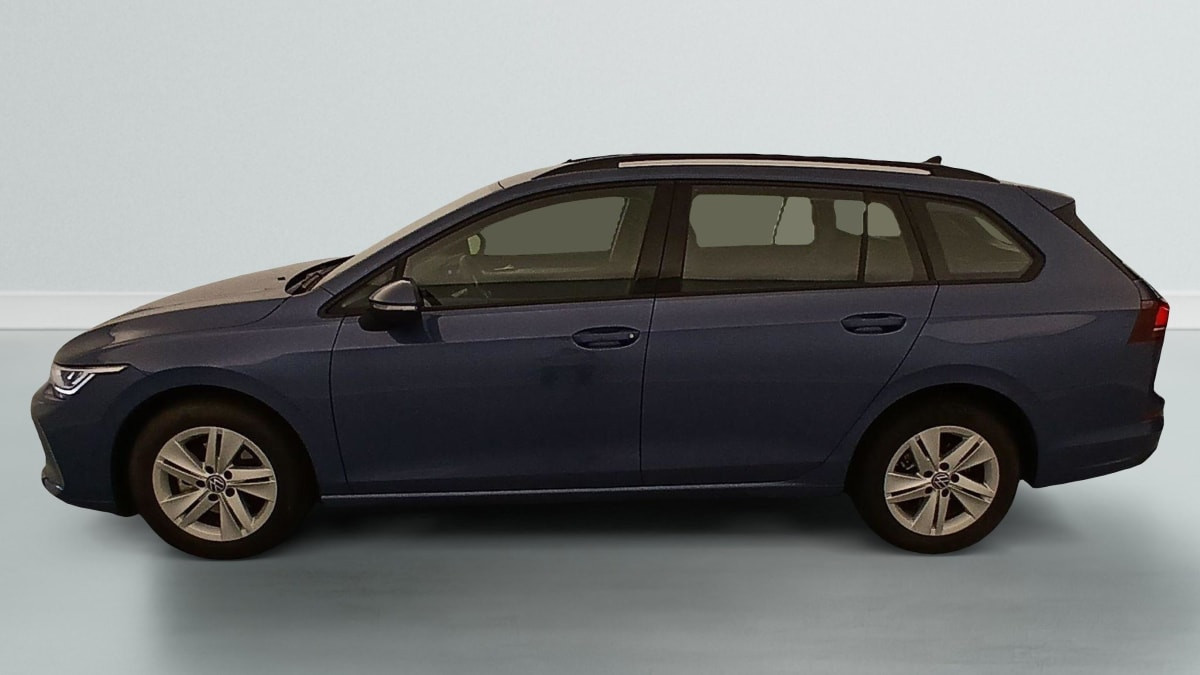 Vente en ligne Volkswagen Golf SW 1.5 ETSI EVO2 116 DSG7 LIFE PLUS au prix de 26 450 €