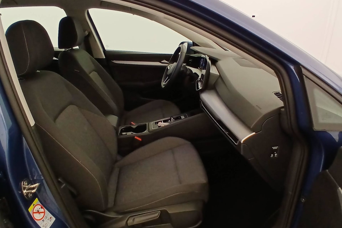 Vente en ligne Volkswagen Golf SW 1.5 ETSI EVO2 116 DSG7 LIFE PLUS au prix de 26 450 €