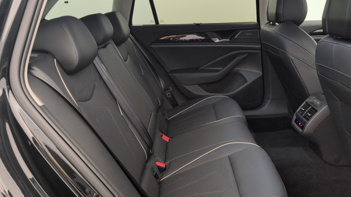 Vente en ligne Volkswagen Passat 2.0 TDI EVO SCR 122 DSG7 Life Plus au prix de 33 660 €