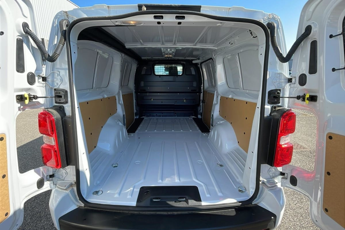 Vente en ligne Citroën Jumpy Fourgon XL BLUEHDI 145 BVM6 au prix de 32 640 €