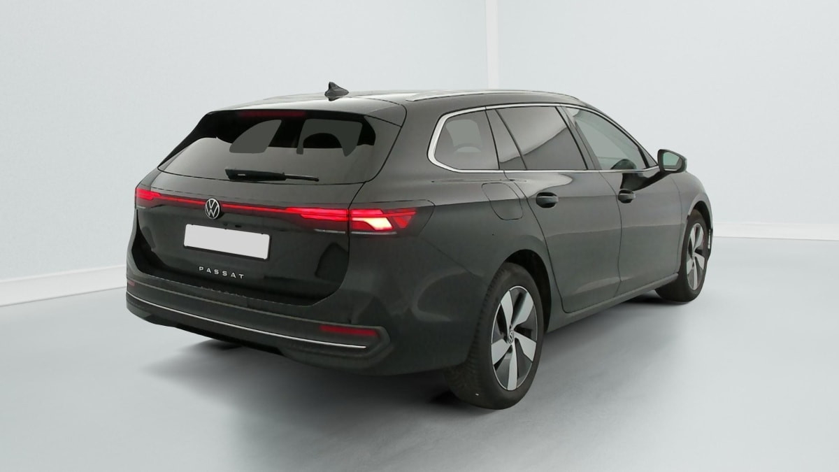 Vente en ligne Volkswagen Passat 2.0 TDI EVO SCR 122 DSG7 Life Plus au prix de 33 660 €