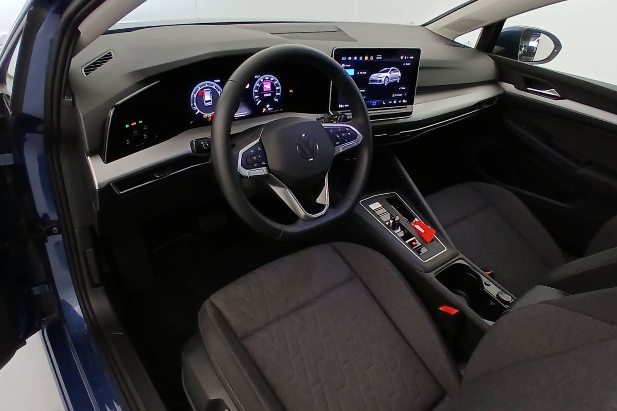 Vente en ligne Volkswagen Golf SW 1.5 ETSI EVO2 116 DSG7 LIFE PLUS au prix de 26 450 €