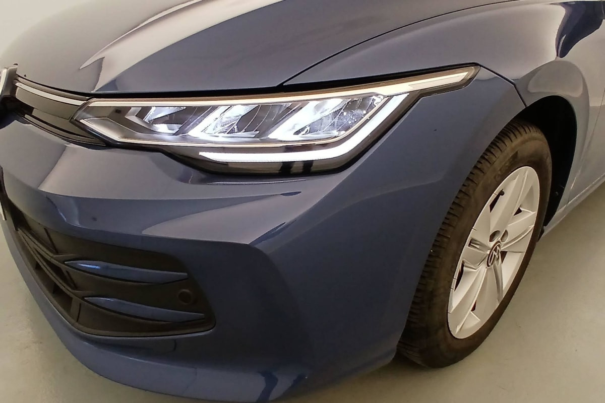 Vente en ligne Volkswagen Golf SW 1.5 ETSI EVO2 116 DSG7 LIFE PLUS au prix de 26 450 €