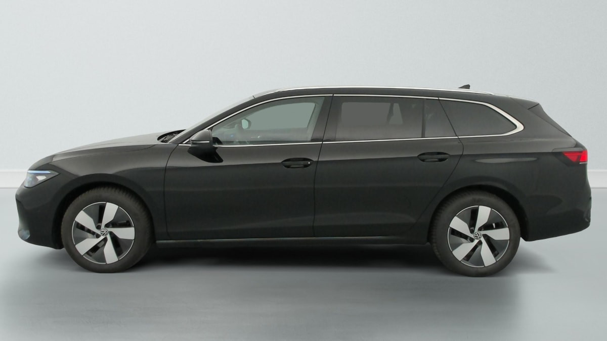 Vente en ligne Volkswagen Passat 2.0 TDI EVO SCR 122 DSG7 Life Plus au prix de 33 660 €