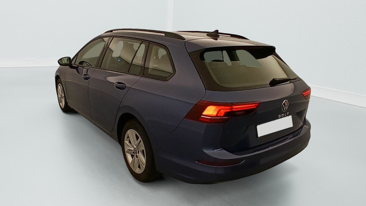 Vente en ligne Volkswagen Golf SW 1.5 ETSI EVO2 116 DSG7 LIFE PLUS au prix de 26 450 €