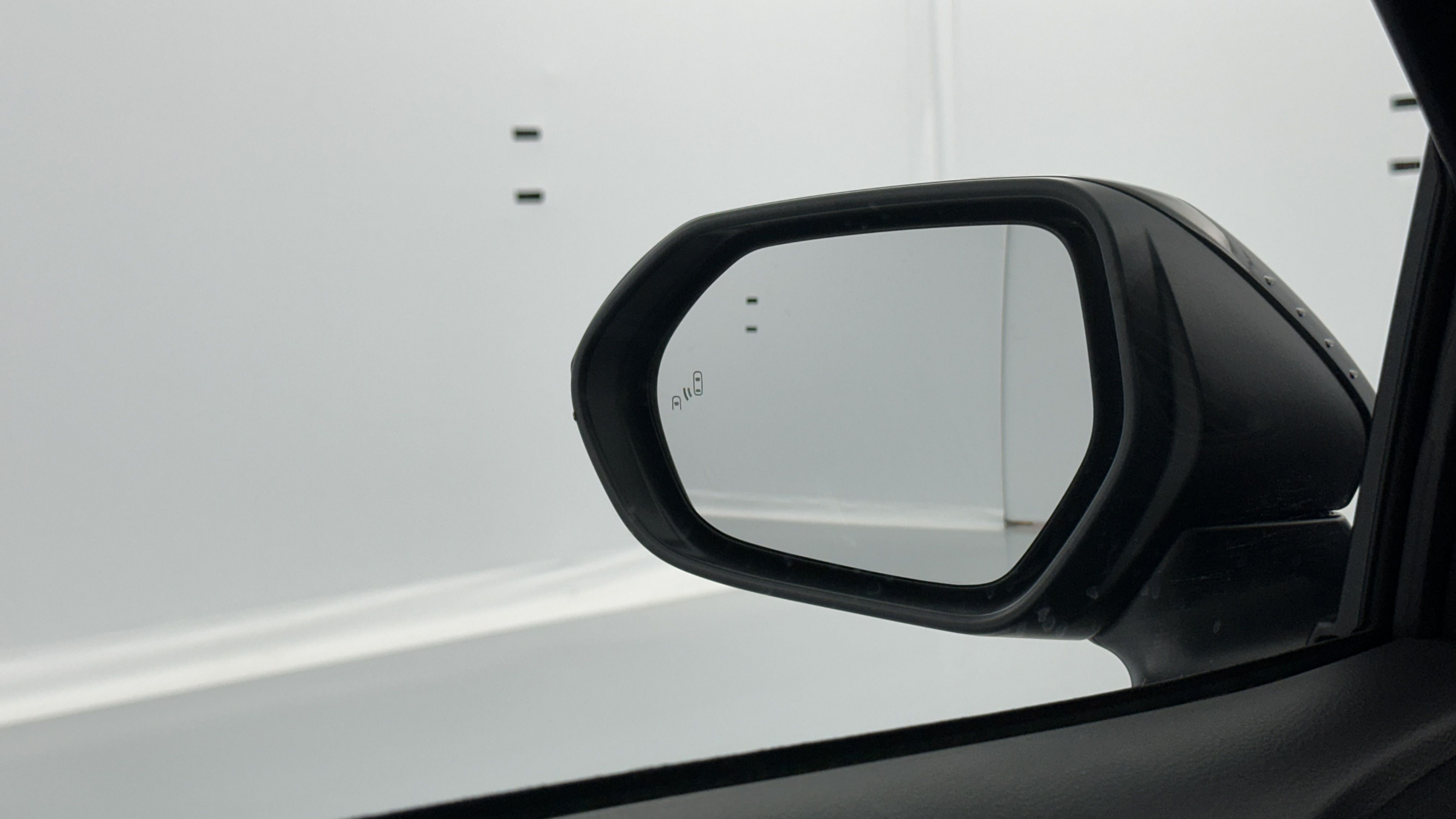 Vente en ligne Toyota Yaris Cross YARIS CROSS 1.5 Hybride 130h Design e-CVT au prix de 28 900 €