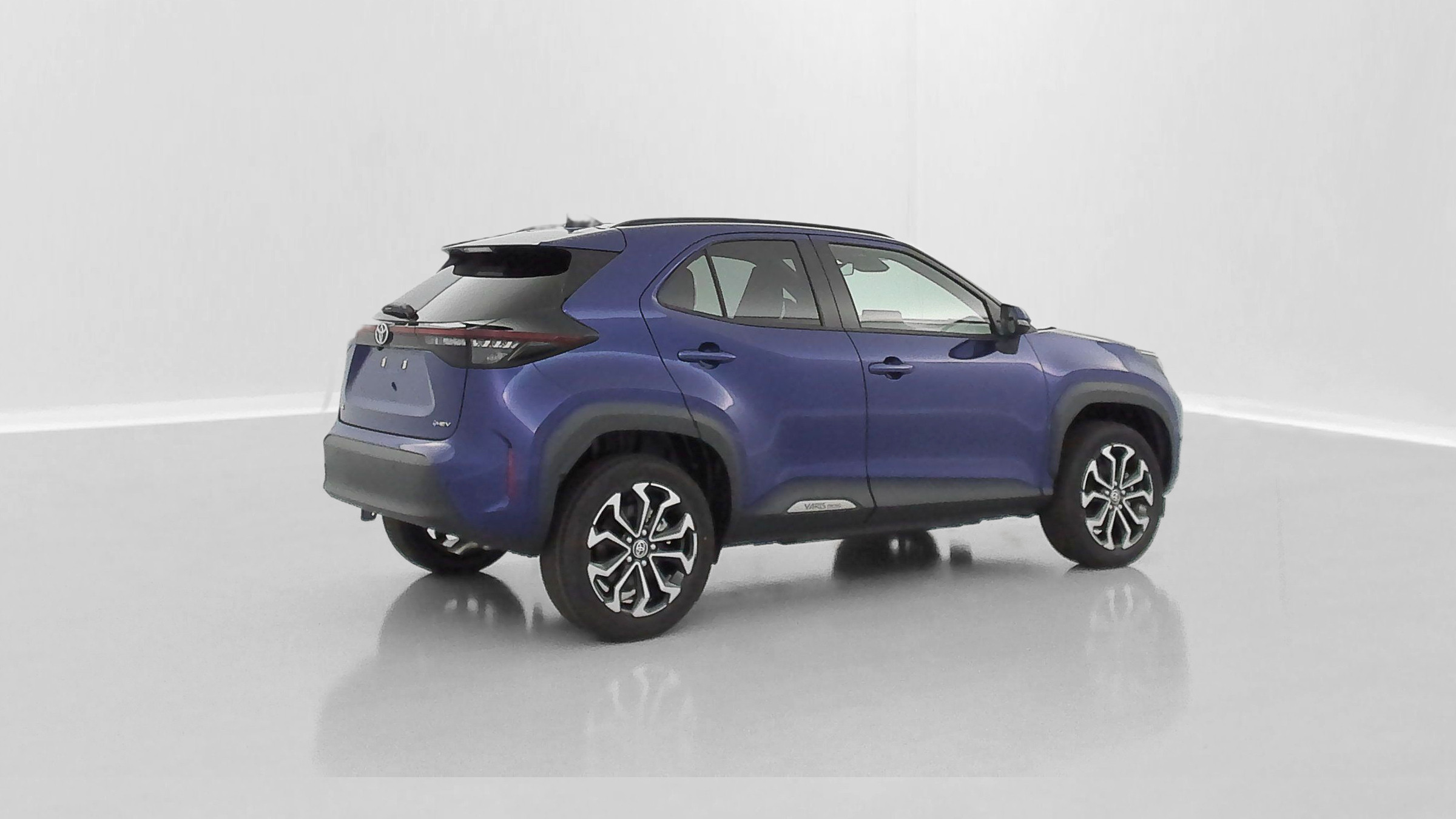 Vente en ligne Toyota Yaris Cross YARIS CROSS 1.5 Hybride 130h Design e-CVT au prix de 28 900 €