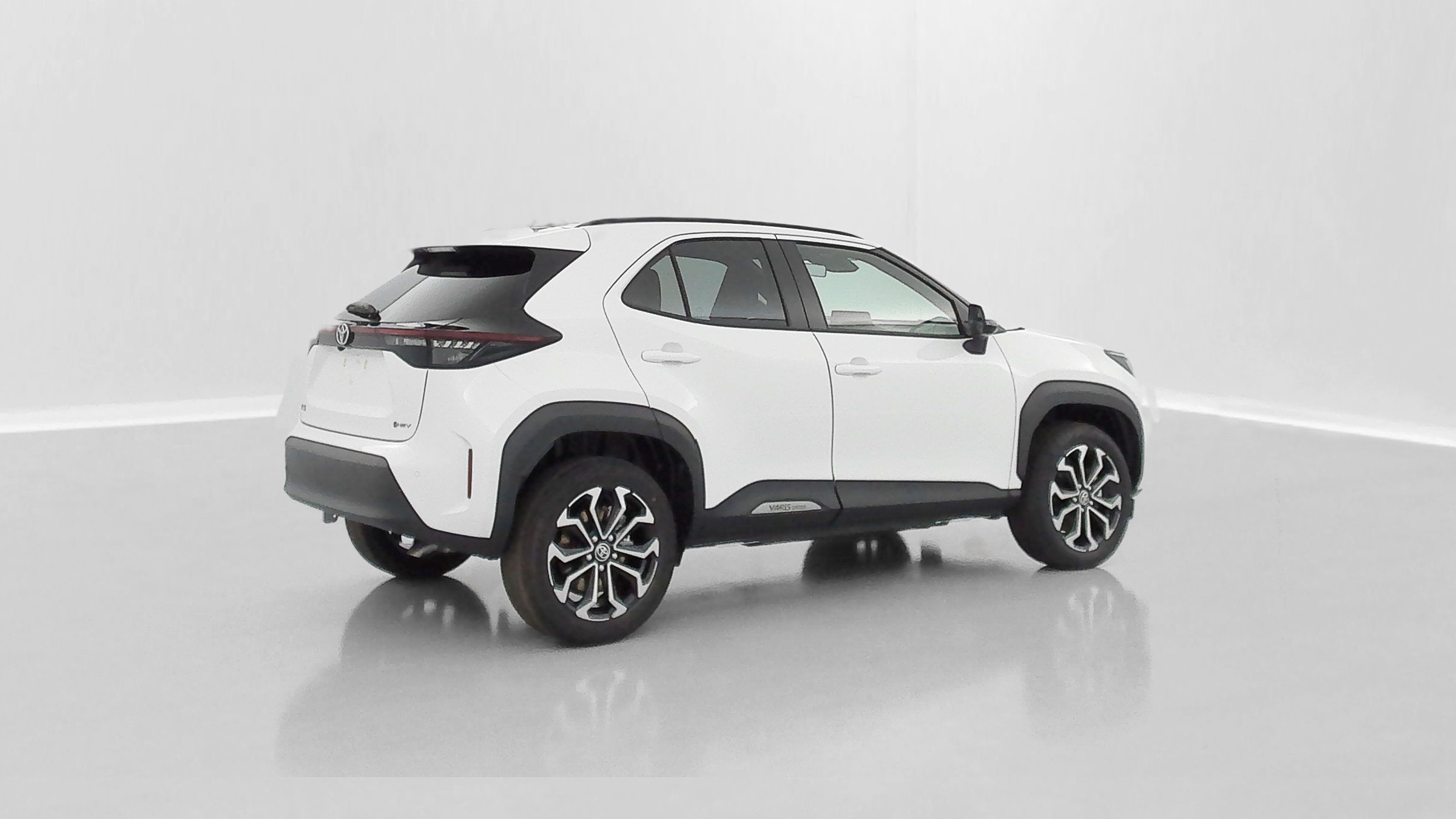 Vente en ligne Toyota Yaris Cross YARIS CROSS 1.5 Hybride 130h Design e-CVT au prix de 28 900 €