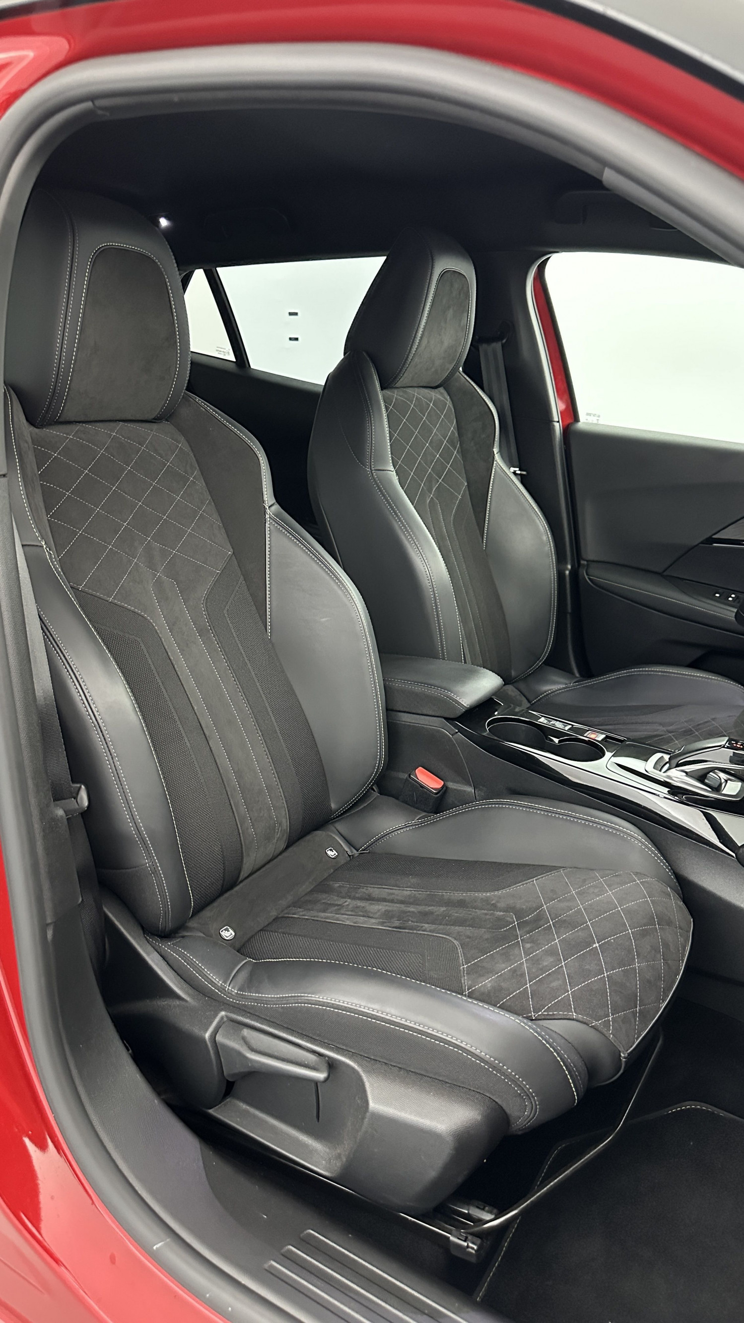 Vente en ligne Peugeot 2008 2008 II 1.2 PureTech 130ch GT Pack EAT8 au prix de 20 500 €